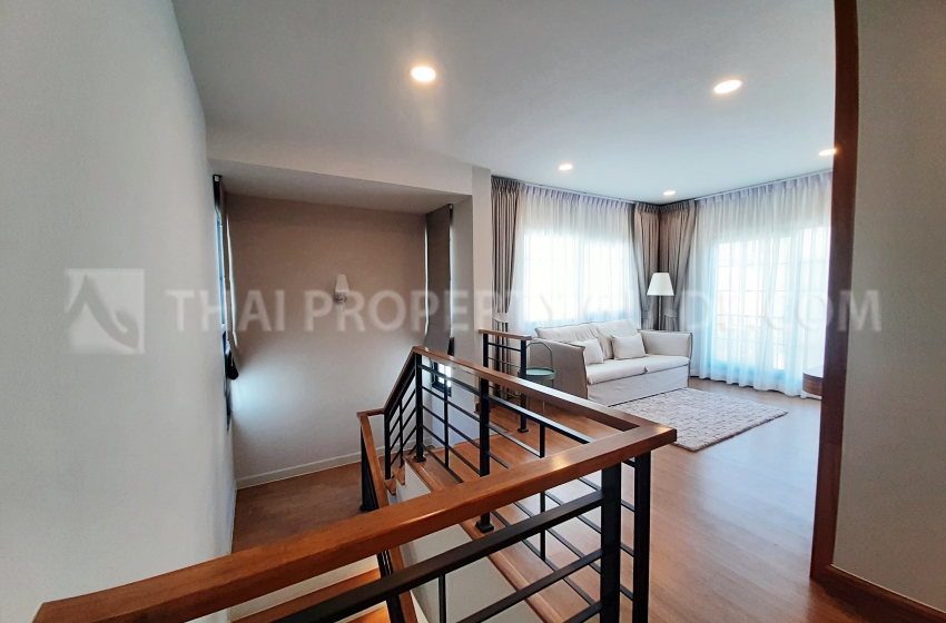 House with Shared Pool in Bangnatrad 